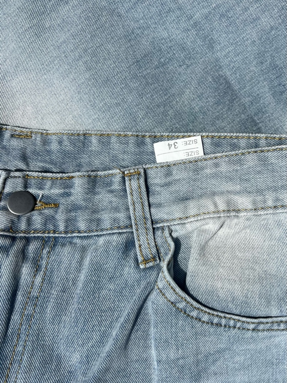 Light Wash Men’s Relaxed Fit Jeans - Picture 7 of 7